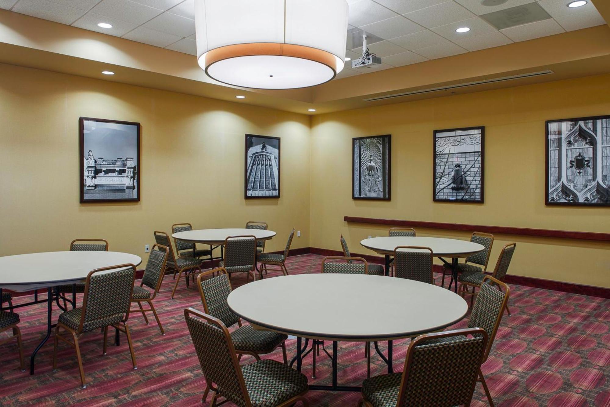 Holiday Inn Ardmore By Ihg Esterno foto